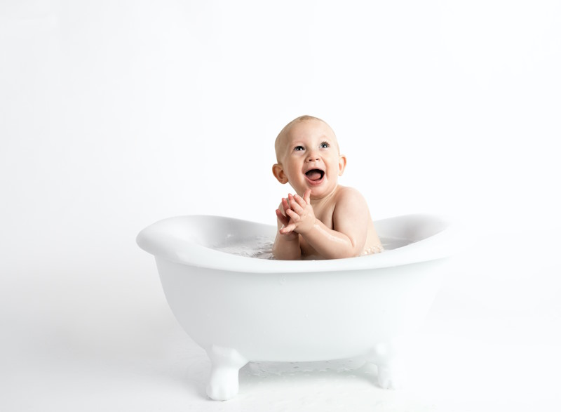 Защо да използвате бебешки шампоан за вашето бебе?